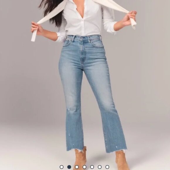 Abercrombie & Fitch Curve Love Kick Flare Ultra High Rise (27/4R) - Picture 1 of 4